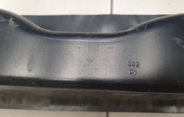 Усилитель заднего бампера для Volkswagen Tiguan 2009 года на фотографиях