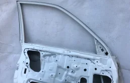 Дверь передняя левая для Subaru Forester 2010 года на фотографиях