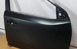 Дверь передняя правая для Kia Cerato 2010 года на фотографиях