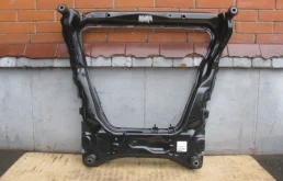 Балка передняя поперечная для Nissan X-Trail 2008 года на фотографиях