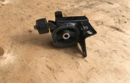 Подушка двигателя задняя левая нижняя для Toyota Avensis на фотографиях