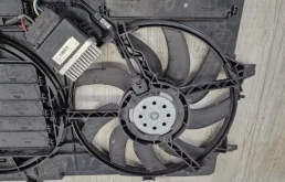 Вентилятор радиатора охлаждения ДВС для Audi A4 2011 года на фотографиях