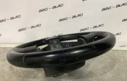 Руль для Volkswagen Passat 2008 года на фотографиях