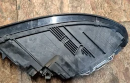 Фара ксенон левая для Volvo S40 2011 года на фотографиях