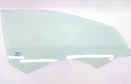 Стекло двери переднее правое для Skoda Octavia 2017 года на фотографиях