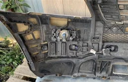 Накладка переднего бампера для Mercedes-Benz M class 2002 года на фотографиях