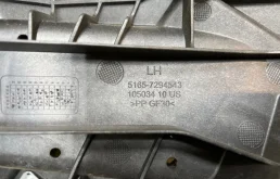 Кронштейн крыла задний левый для BMW X5 на фотографиях