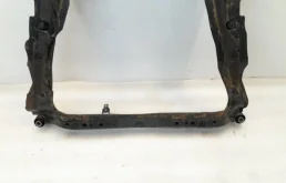 Подрамник двигателя для Nissan Qashqai 2023 года на фотографиях