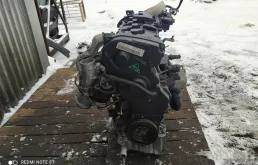 Двигатель без навесного для Audi A4 2008 года на фотографиях