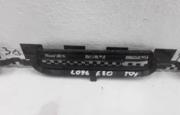 Решетка переднего бампера для Toyota RAV4 2010 года на фотографиях