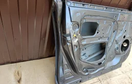 Дверь передняя левая для Toyota RAV4 2018 года на фотографиях