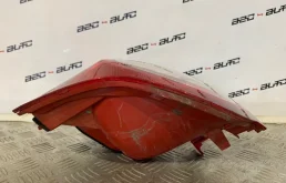 Фонарь внешний левый для Volkswagen Passat 2007 года на фотографиях