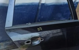 Двери для Opel Astra 2004 года на фотографиях