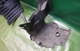 Подкрылок передний правый для Mercedes-Benz S class 1996 года на фотографиях