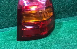 Фонарь левый для Toyota Land Cruiser 2013 года на фотографиях