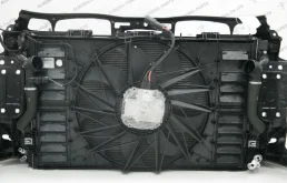 Панель радиатора (телевизор) для Porsche Panamera на фотографиях