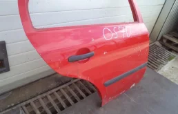 Двери для Skoda Octavia 2000 года на фотографиях