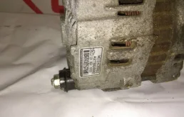 Генератор для Mitsubishi Lancer 2001 года на фотографиях