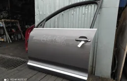 Дверь передняя левая для Volkswagen Touareg 2002 года на фотографиях