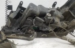 Фара ксенон левая для Toyota Land Cruiser 2020 года на фотографиях