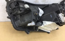 Фара ксенон левая для Toyota RAV4 2018 года на фотографиях