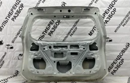 Молдинг крышки багажника для Toyota RAV4 2013 года на фотографиях