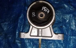 Подушка двигателя задняя левая нижняя для Suzuki Liana 2004 года на фотографиях