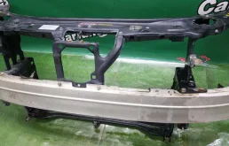 Усилитель переднего бампера для Mercedes-Benz S class 2011 года на фотографиях