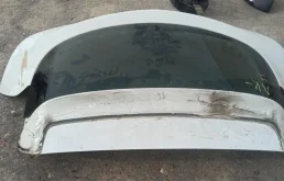 Дверь багажника для Opel Astra 2017 года на фотографиях