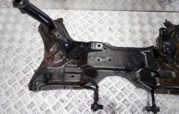 Подрамник двигателя для Suzuki SX4 2008 года на фотографиях