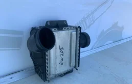 Интеркулер для Mercedes-Benz C class 2017 года на фотографиях