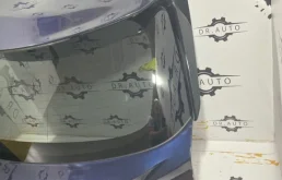 Накладка двери багажника для Lexus RX 2022 года на фотографиях