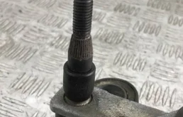 Трапеция стеклоочистителей для BMW 5er 2006 года на фотографиях