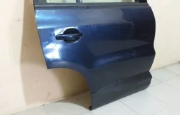 Дверь задняя правая для Volkswagen Tiguan 2009 года на фотографиях