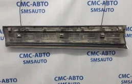 Молдинг двери передний правый для Volkswagen Touareg 2006 года на фотографиях