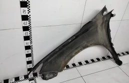 Крыло правое для Lexus RX 2004 года на фотографиях