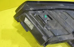 Фара правая для Volkswagen Tiguan 2012 года на фотографиях