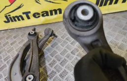 Рычаг передний правый нижний для Audi A4 2015 года на фотографиях