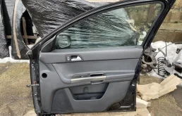 Дверь передняя правая для Volvo S40 2011 года на фотографиях