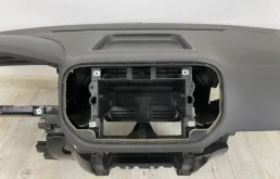 Торпедо (в сборе) для Volkswagen Tiguan 2013 года на фотографиях