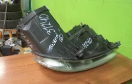 Фары для Volkswagen Caddy 2005 года на фотографиях