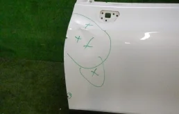 Двери для Suzuki SX4 2015 года на фотографиях