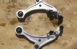 Рычаг передний правый нижний для Nissan Murano 2008 года на фотографиях