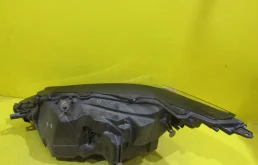 Фара правая для Lexus RX 2020 года на фотографиях