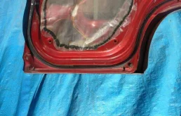 Дверь задняя правая для Suzuki Grand Vitara 2004 года на фотографиях