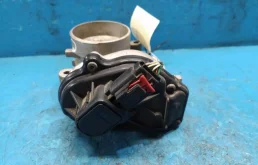 Дроссельная заслонка для Ford Focus 2005 года на фотографиях