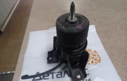 Опора двигателя передняя левая нижняя для Nissan Teana 2010 года на фотографиях