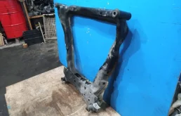 Балка передняя поперечная для Nissan X-Trail 2008 года на фотографиях