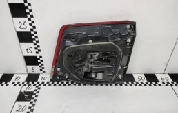 Фонарь внутренний левый для Toyota Land Cruiser 2021 года на фотографиях