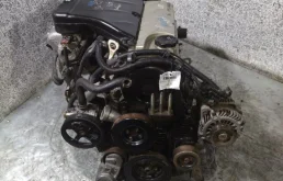 Двигатель без навесного для Mitsubishi Galant 2005 года на фотографиях